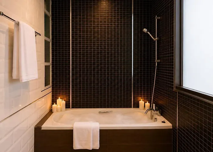 Wander Nana - Pool View With Soaking Tub Bangkok
